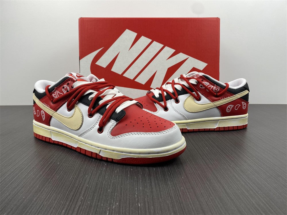 Nike SB Dunk Low UNIVERSITY RED