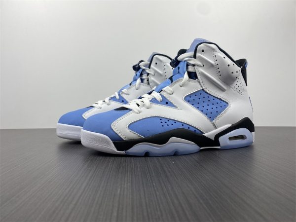 Air Jordan 6 UNC