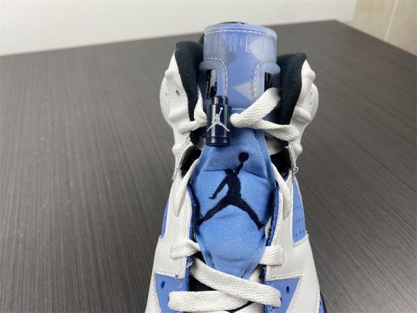 Air Jordan 6 UNC