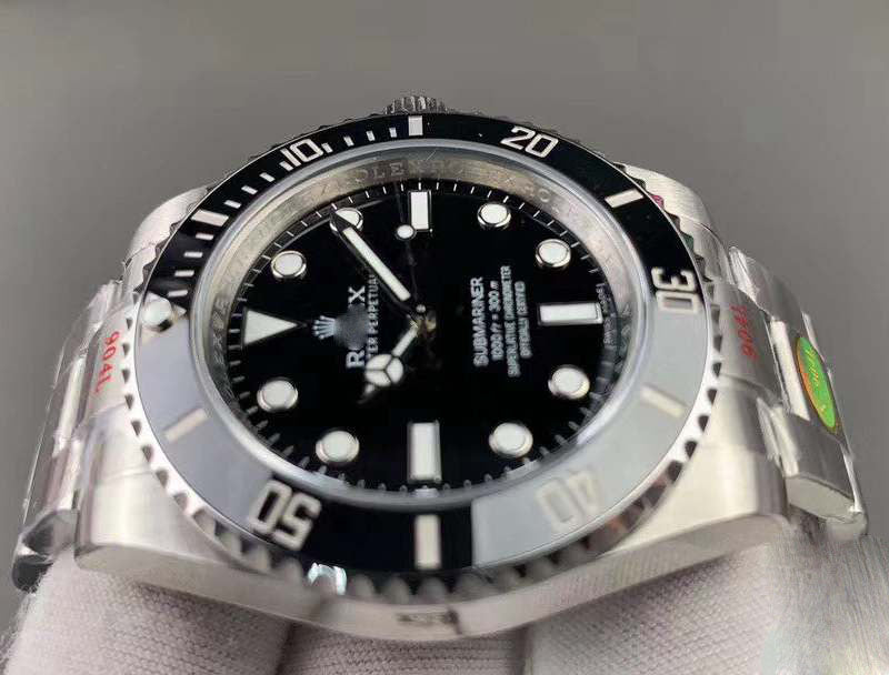 SUBMARINER 114060-97200 NOOB FACTORY V10 BLACK DIAL M124060-0001 41MM CLEAN