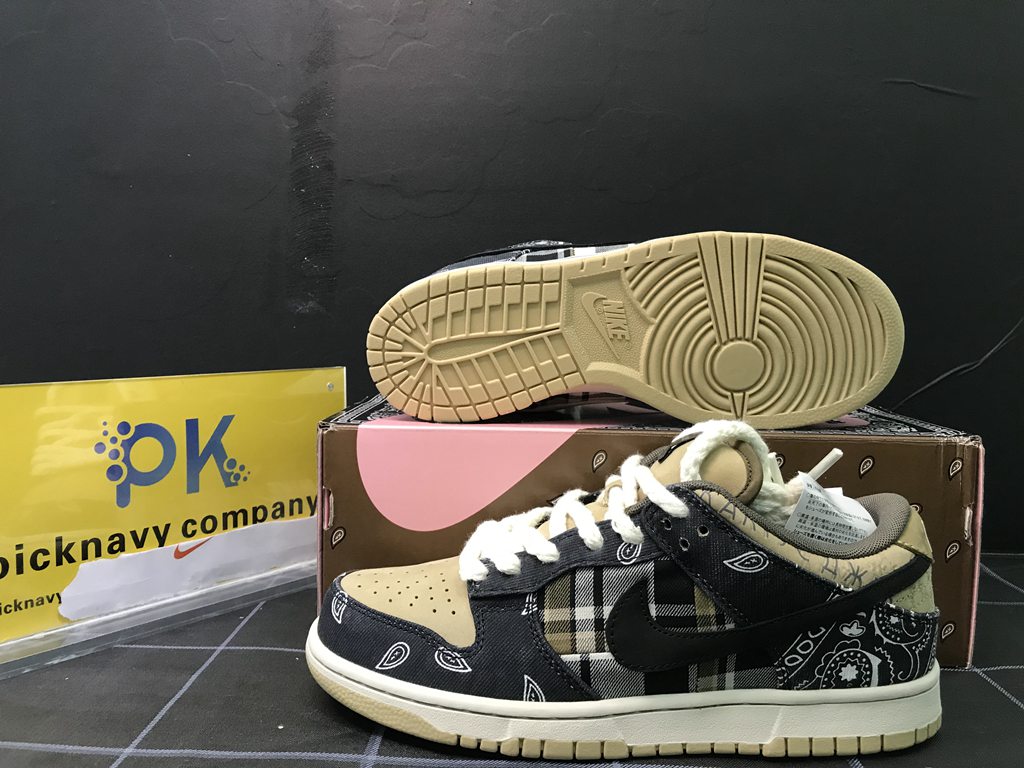 Travis Scott x Nike SB Dunk Low