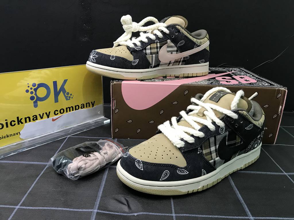 Travis Scott x Nike SB Dunk Low