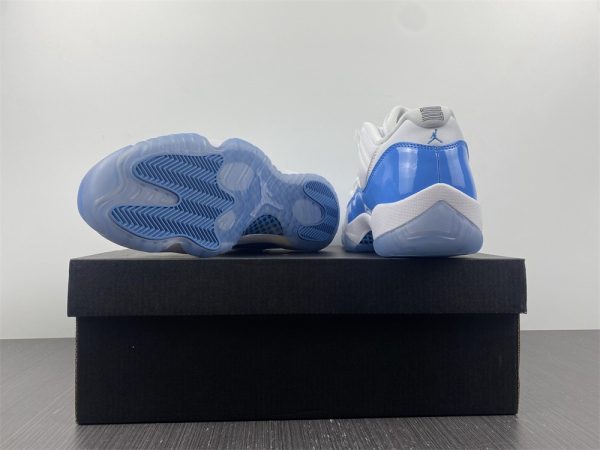 Air Jordans 11 Low 'University Blue'