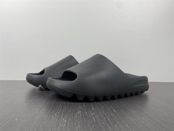 YEEZY SLIDE HQ6448