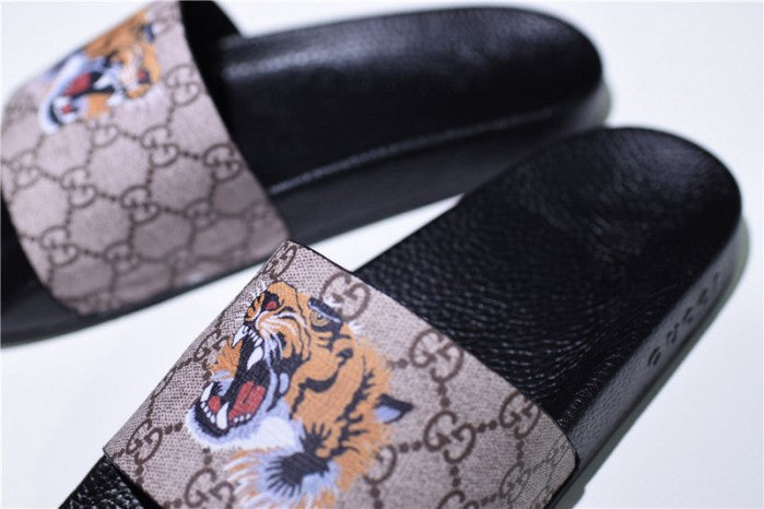 GUCCI Leather SLIDE SANDAL with TIGER 456234 K5Y00 8919