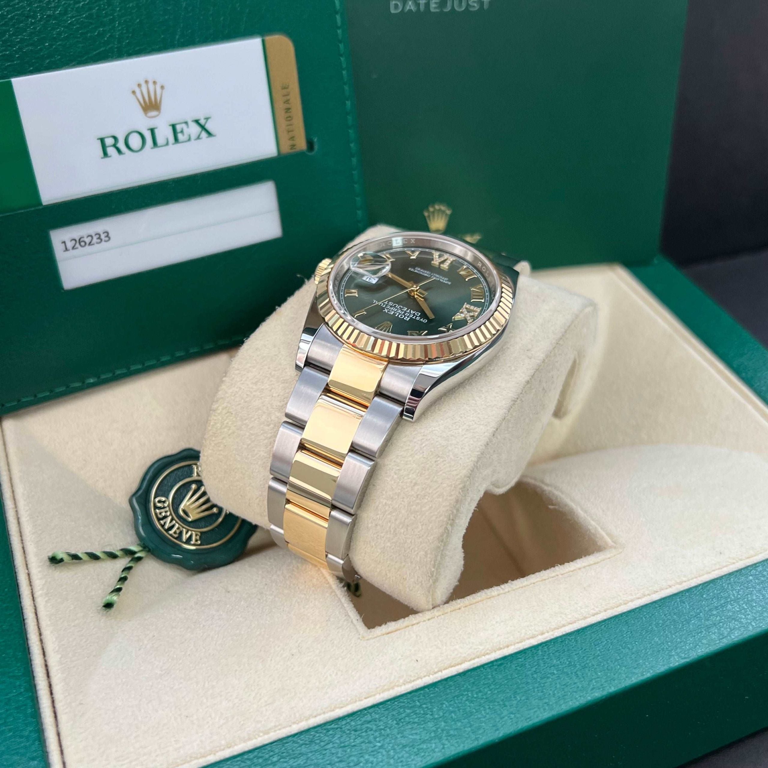 Datejust 36 126233 (Olive Green Diamond 6 & 9)