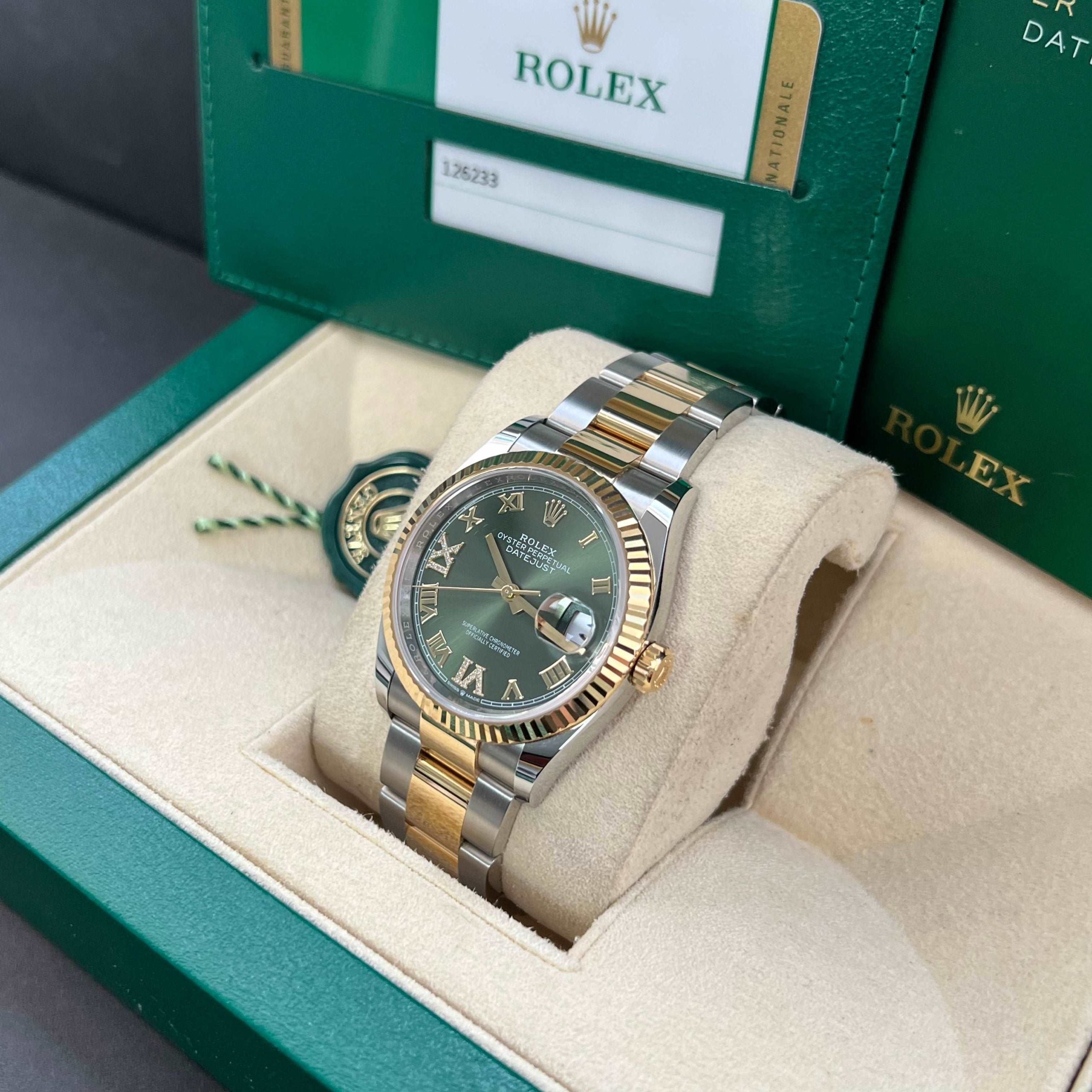 Datejust 36 126233 (Olive Green Diamond 6 & 9)