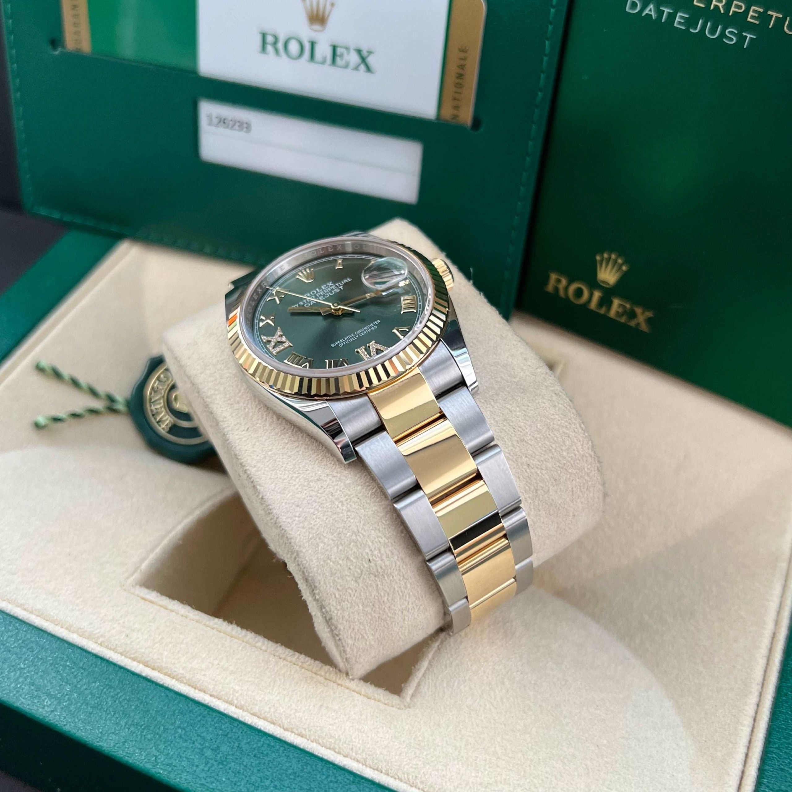 Datejust 36 126233 (Olive Green Diamond 6 & 9)