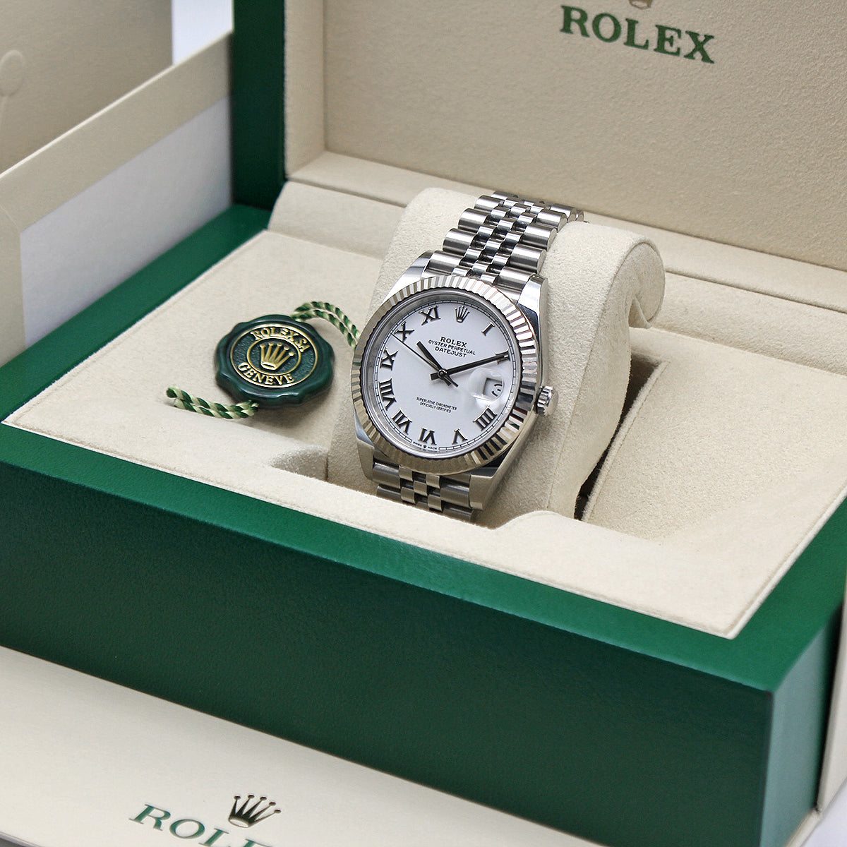 Datejust 41 126334 (White Roman Numeral Dial)