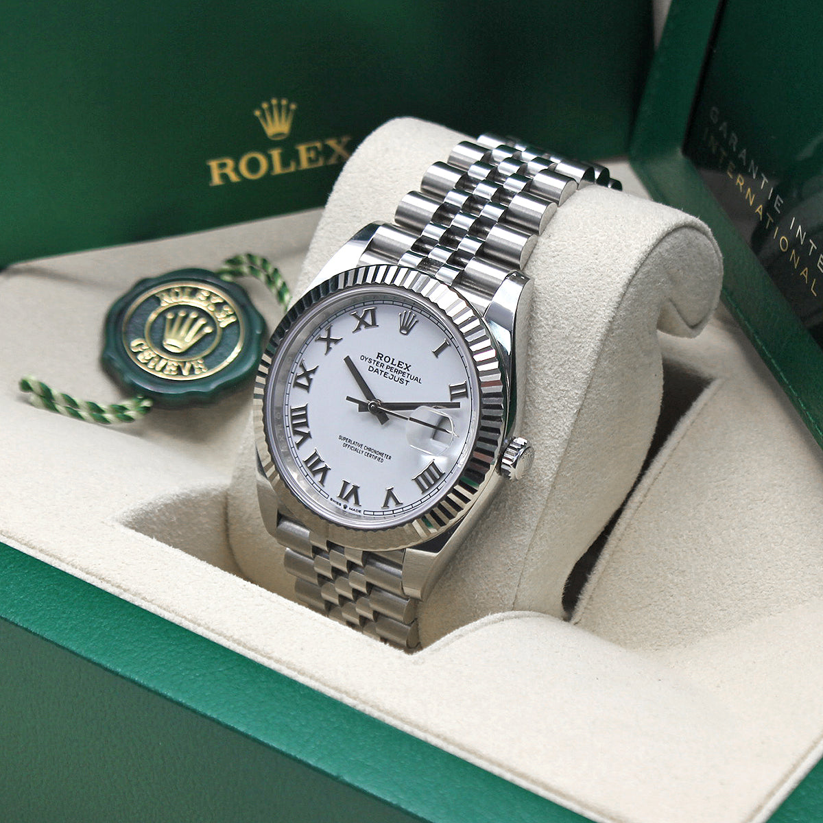 Datejust 41 126334 (White Roman Numeral Dial)