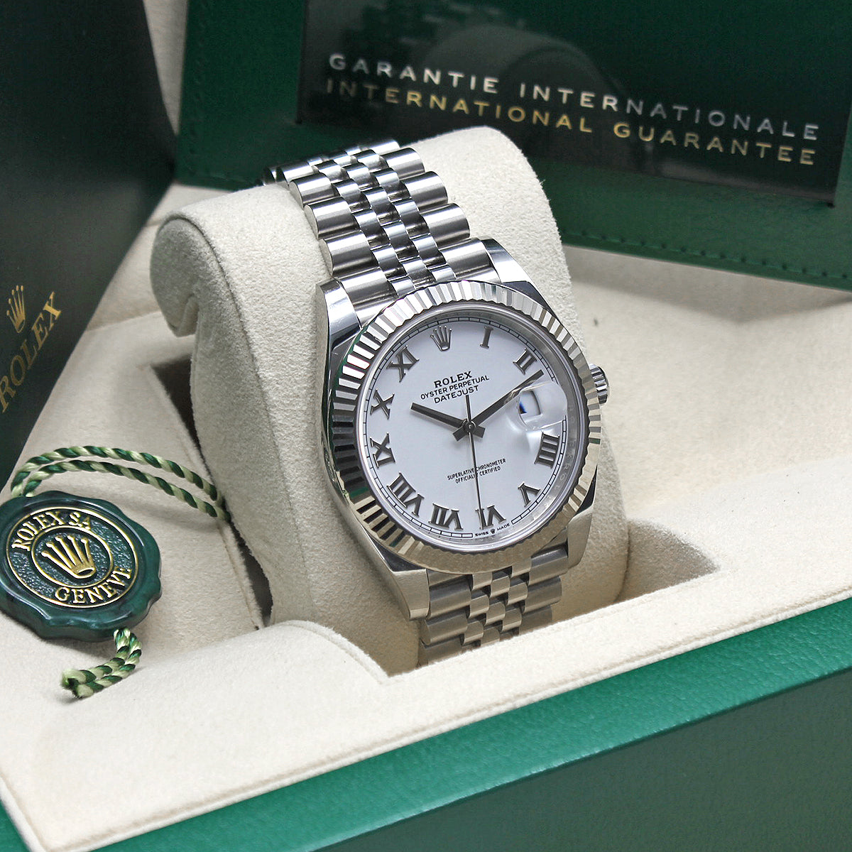 Datejust 41 126334 (White Roman Numeral Dial)