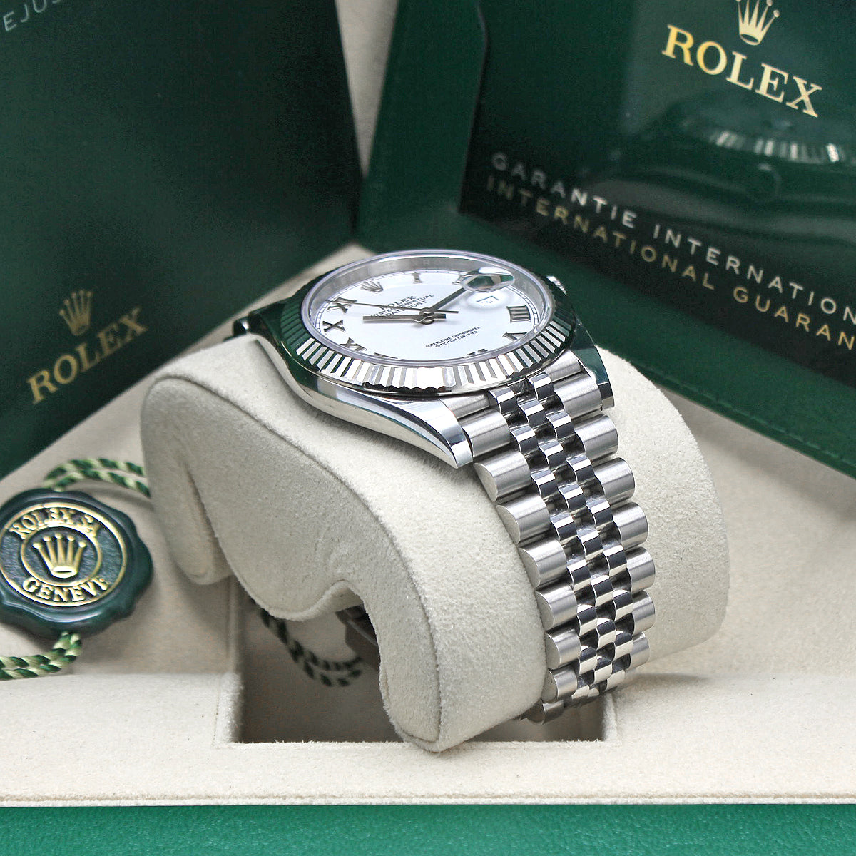 Datejust 41 126334 (White Roman Numeral Dial)