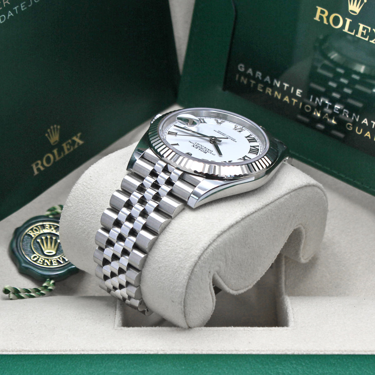 Datejust 41 126334 (White Roman Numeral Dial)