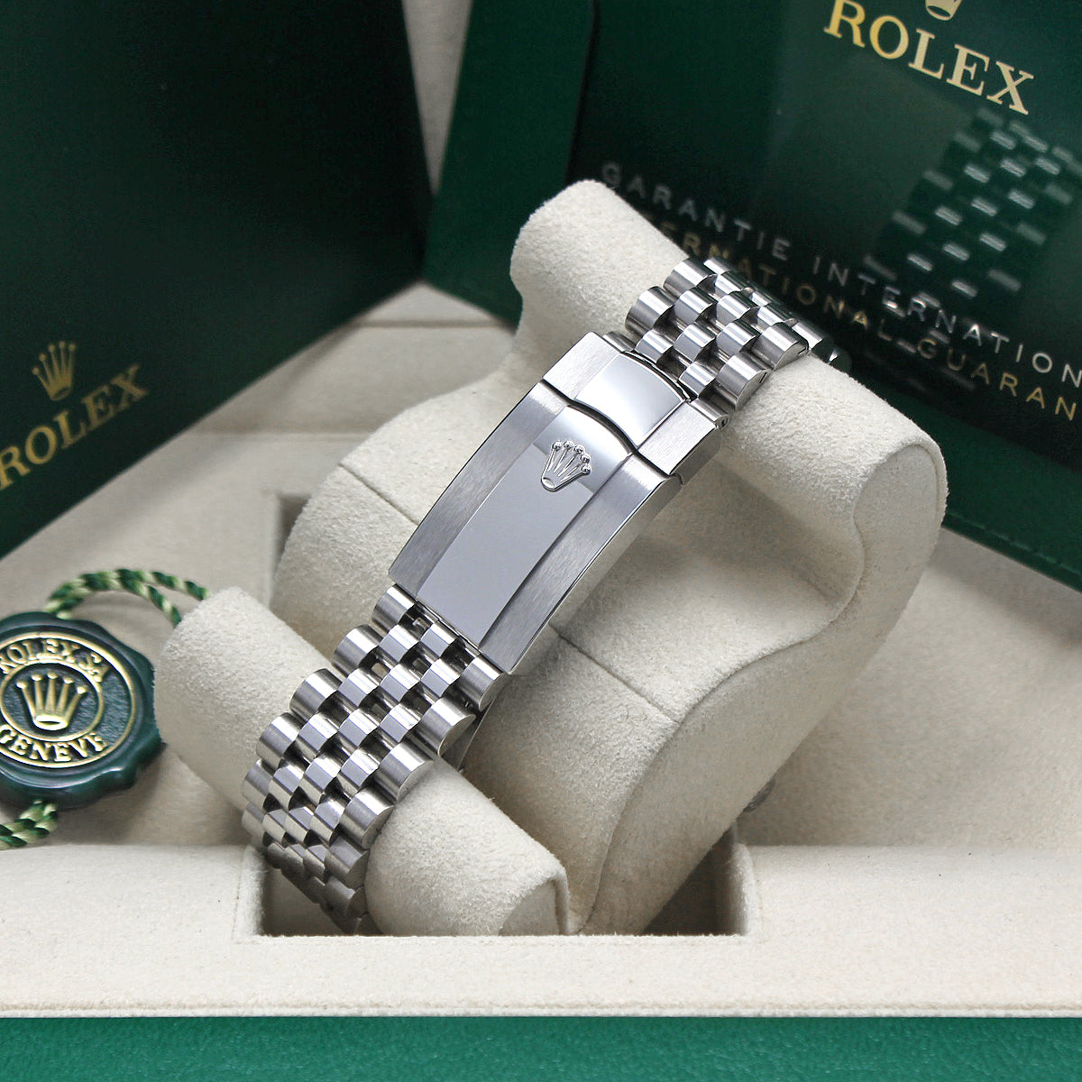 Datejust 41 126334 (White Roman Numeral Dial)