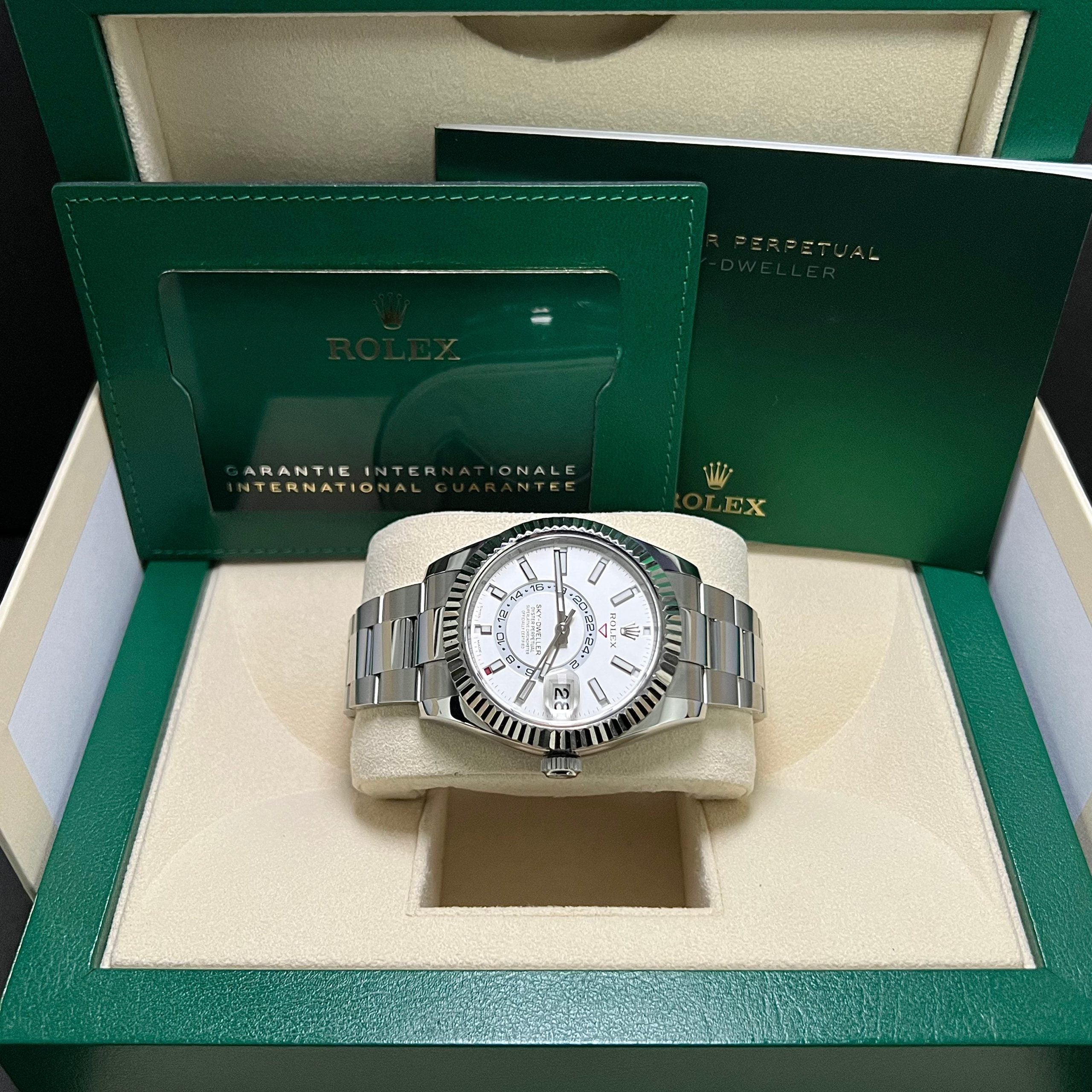 Sky-Dweller 326934 (White Dial)