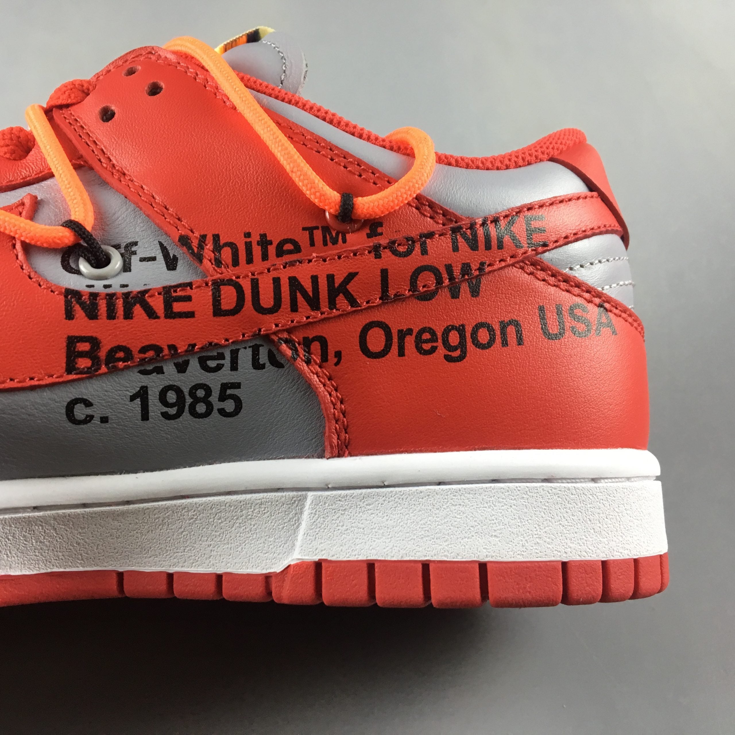 Off-White x Nike Dunk Low ??University Red