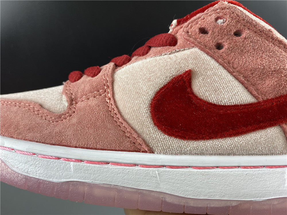 Nike SB Dunk Low StrangeLove Skateboards