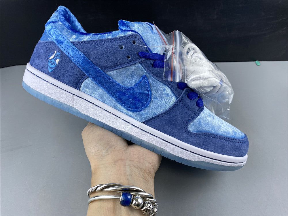 Nike SB Dunk Low Strange Love blue