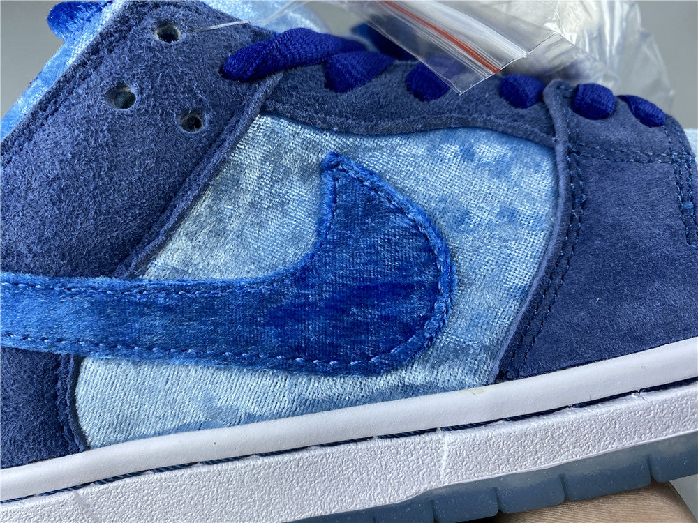 Nike SB Dunk Low Strange Love blue