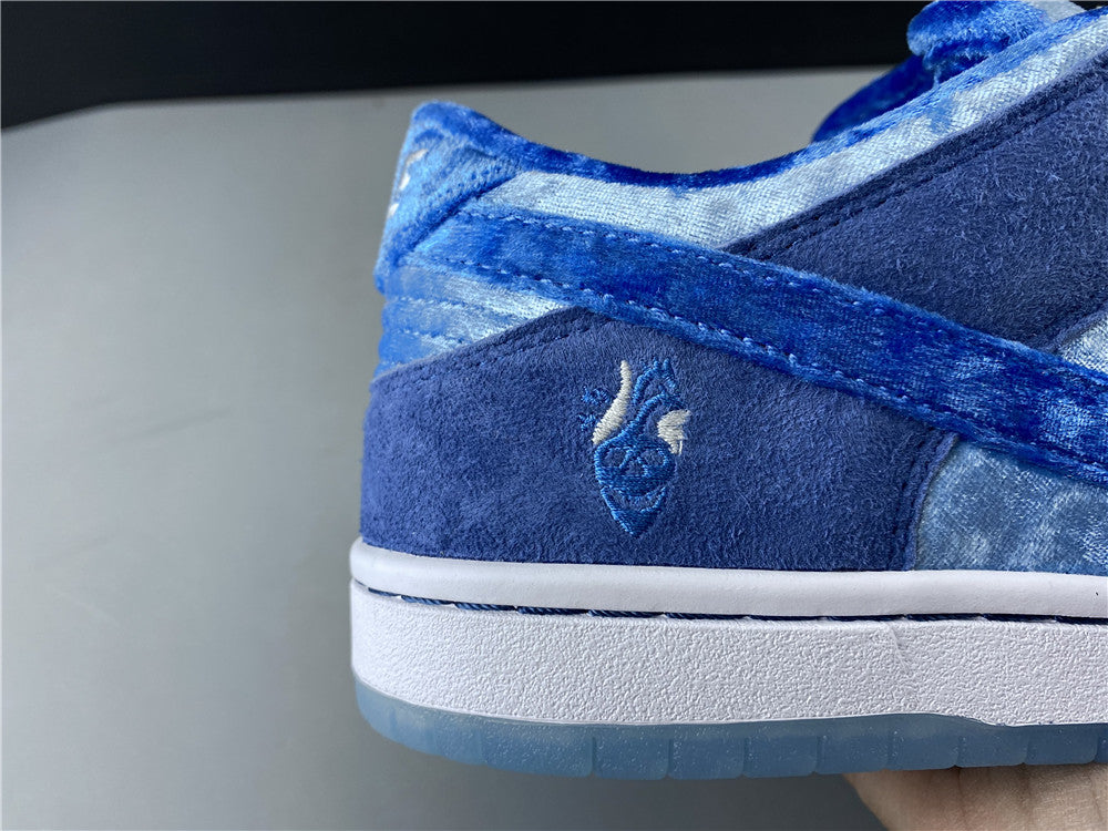 Nike SB Dunk Low Strange Love blue