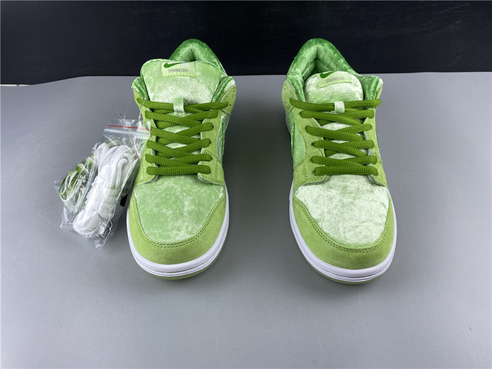 Nike SB Dunk Low Strange Love green