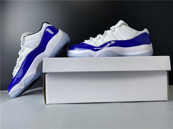 Air Jordan 11 Low WMNS Concord