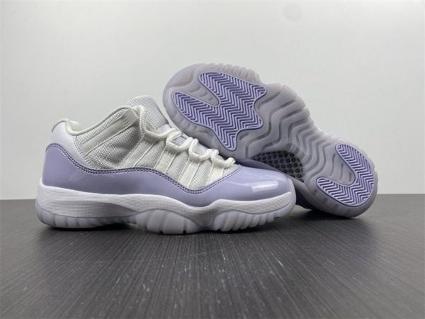 Air Jordan 11 Low WMNS PURE VIOLET