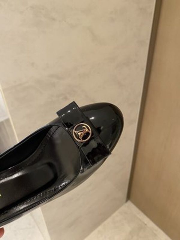 LV SHOES SIZE