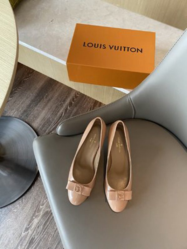 LV SHOES SIZE