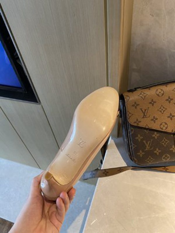 LV SHOES SIZE