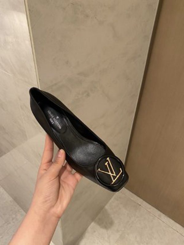 LV SHOES SIZE