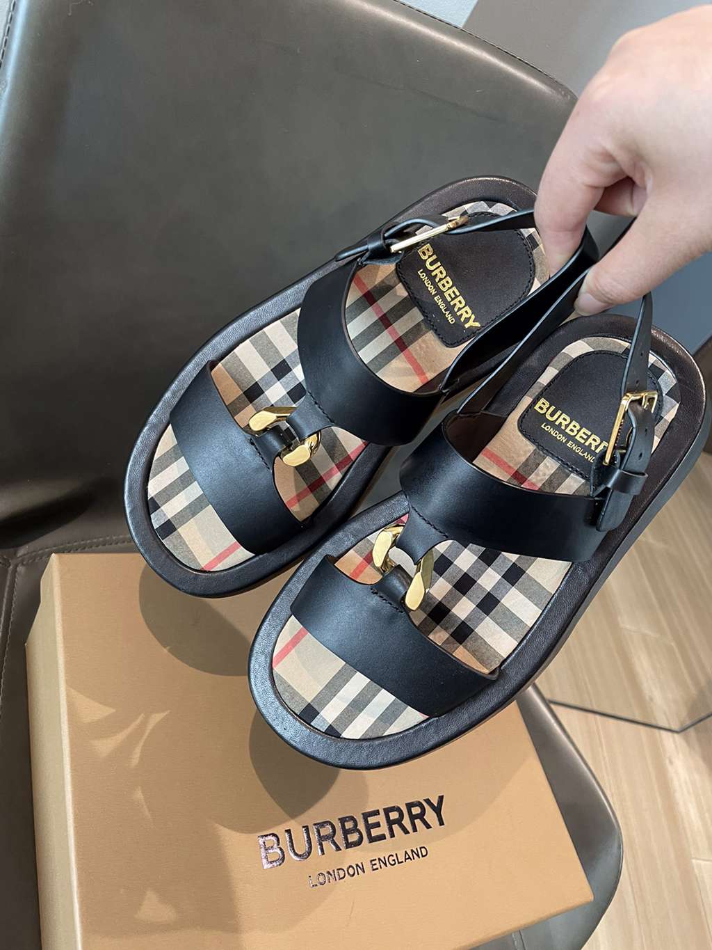 Burberry shoes EU35-EU46