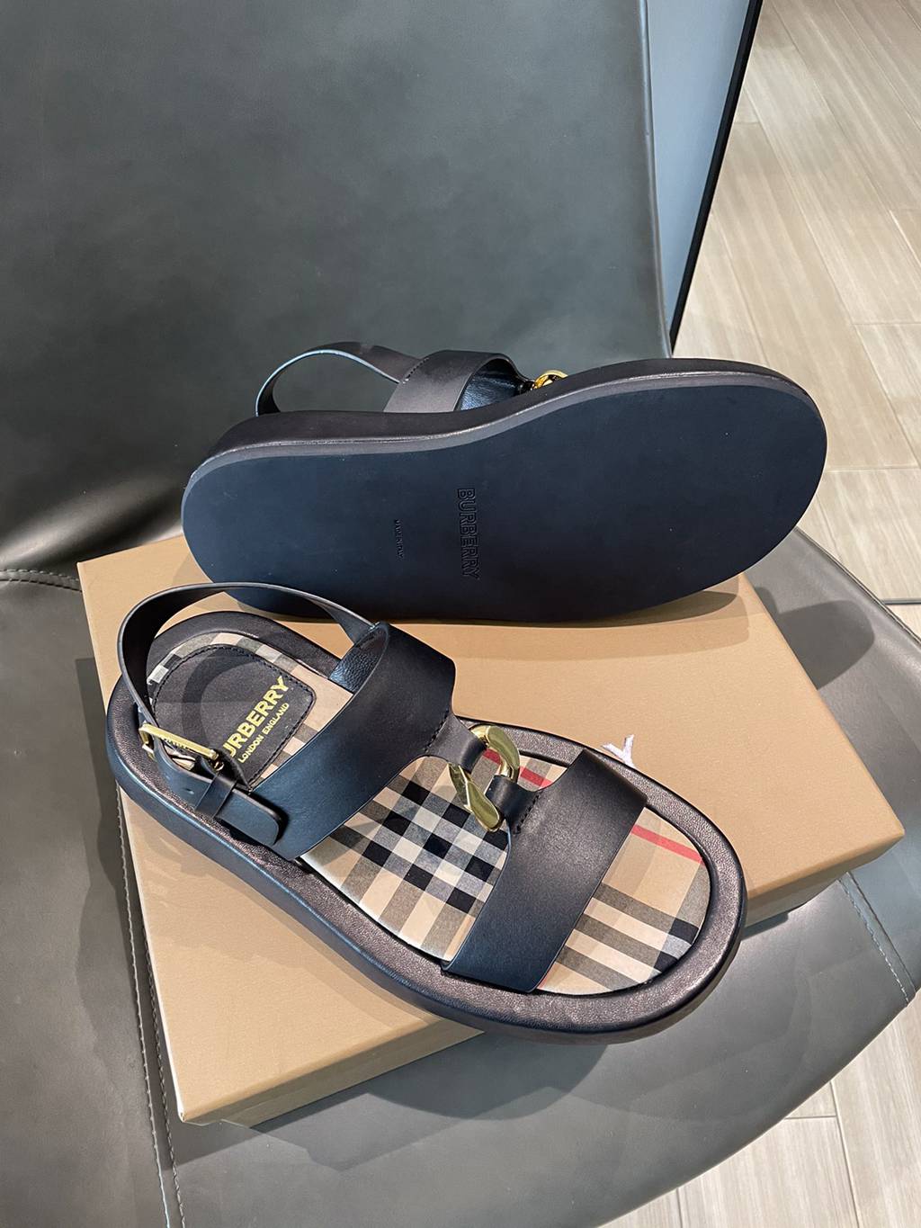 Burberry shoes EU35-EU46