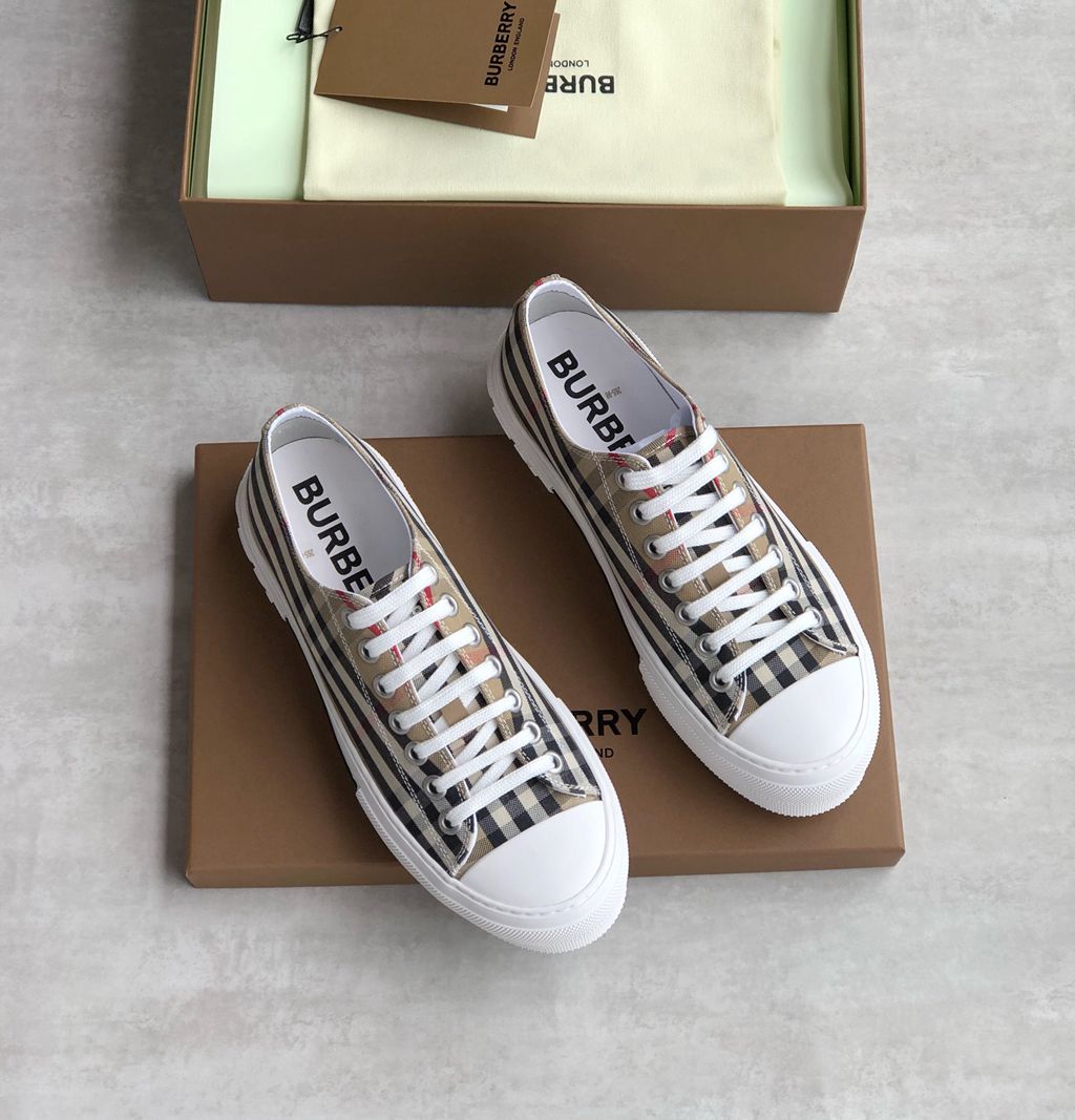 Burberry shoes EU35-EU46