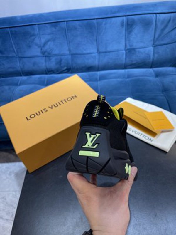 LV SHOES SIZE