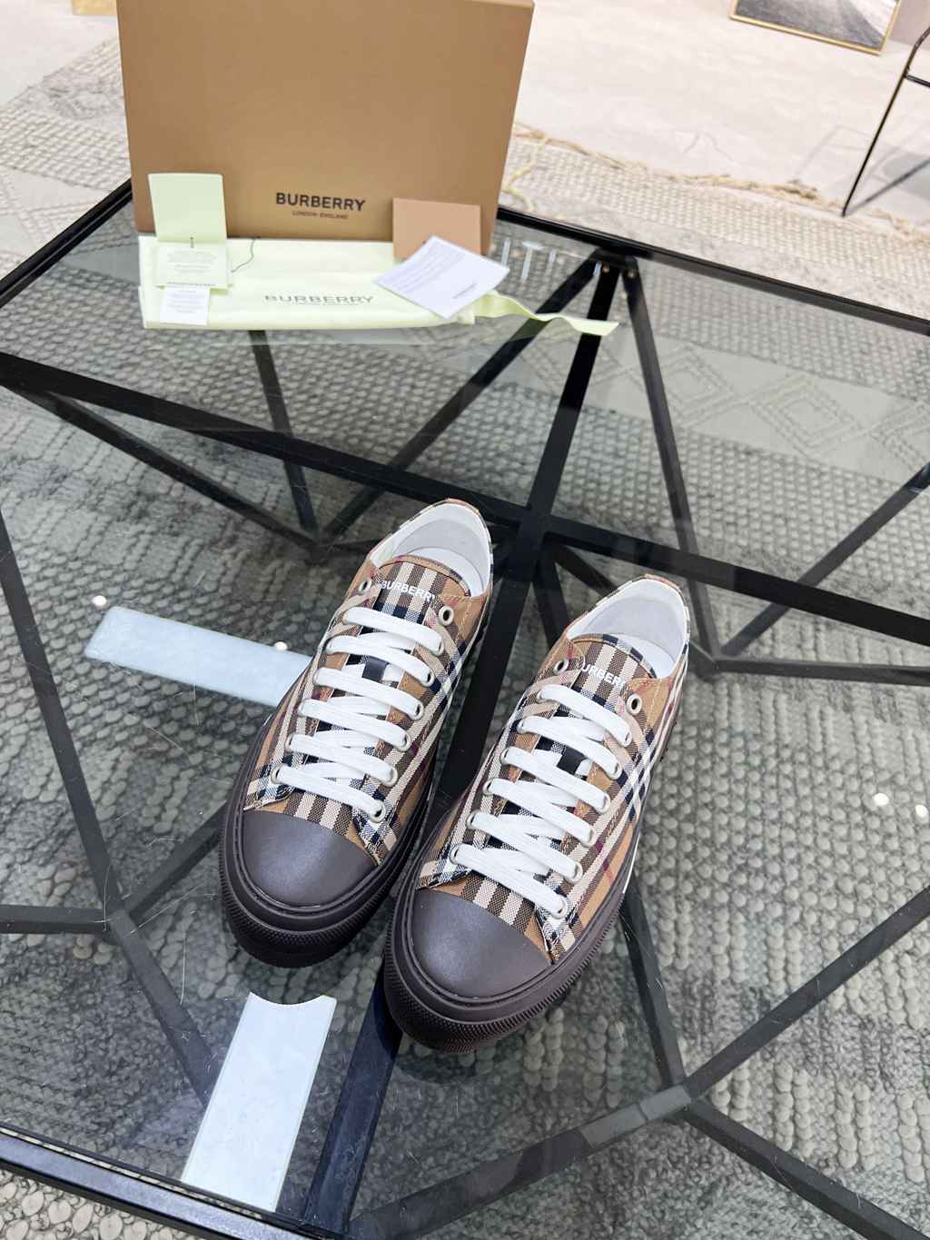 Burberry shoes EU35-EU46