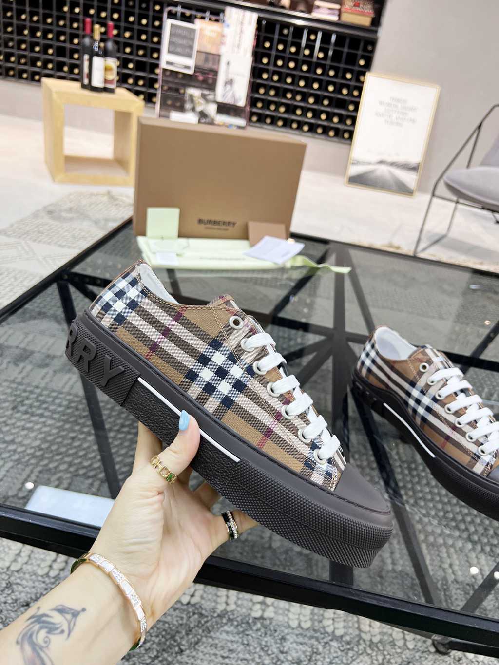 Burberry shoes EU35-EU46