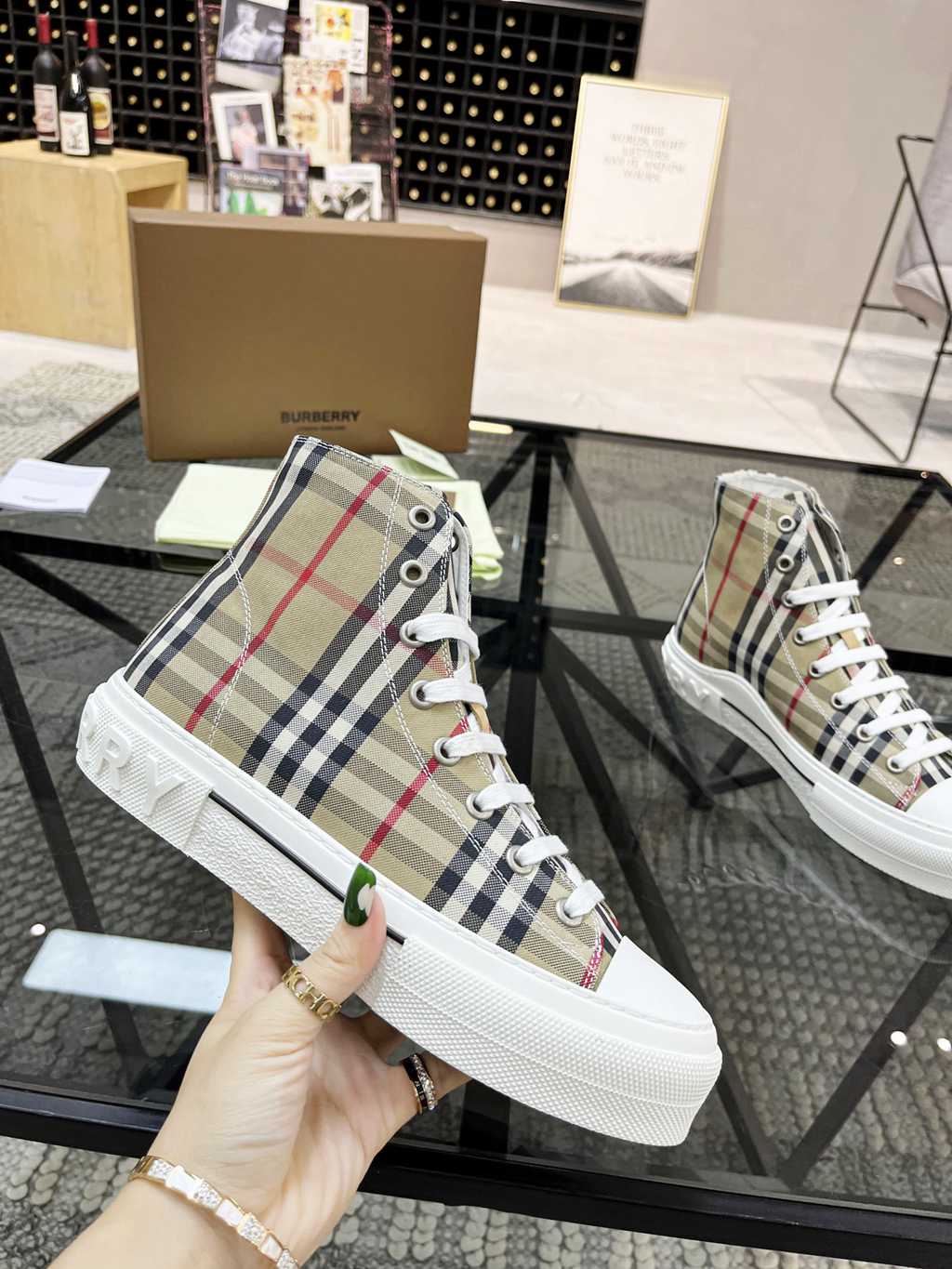 Burberry shoes EU35-EU46