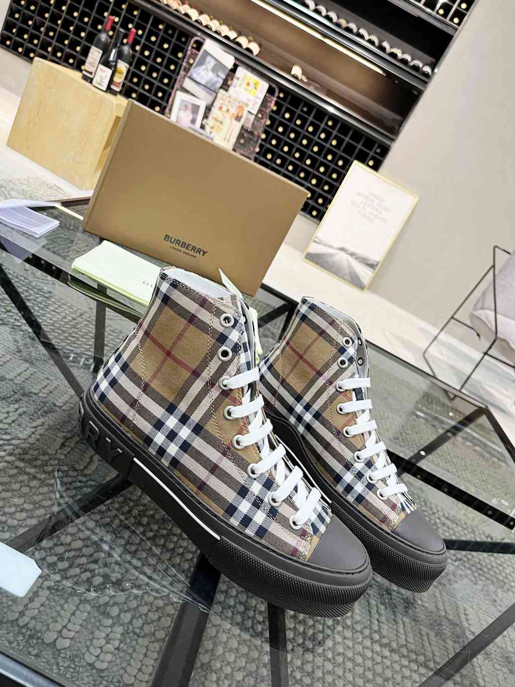 Burberry shoes EU35-EU46