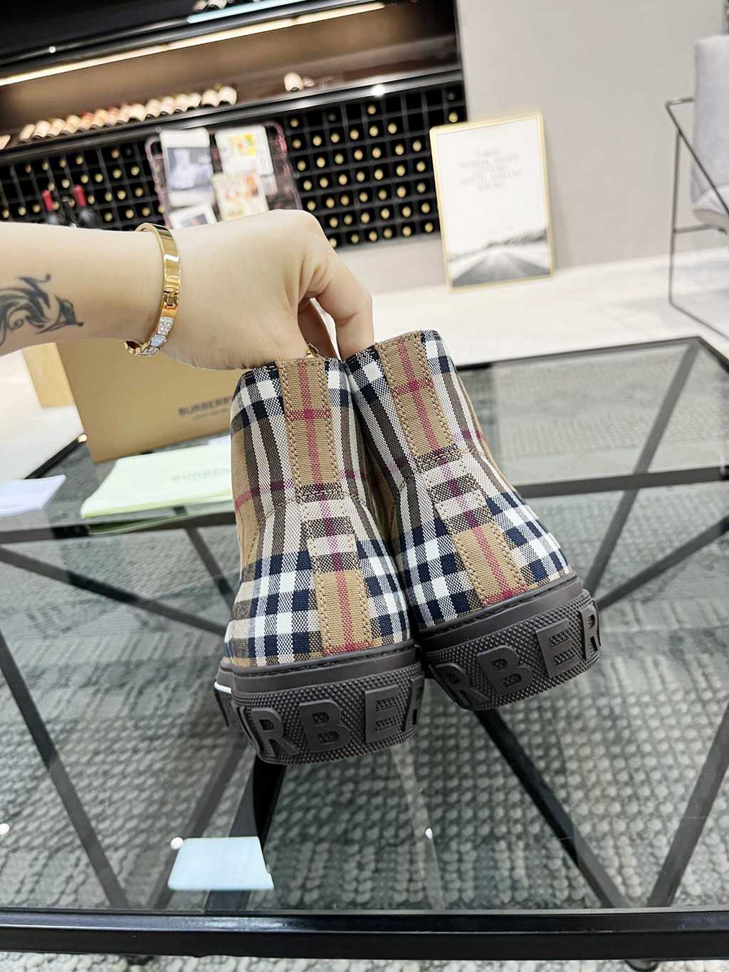 Burberry shoes EU35-EU46