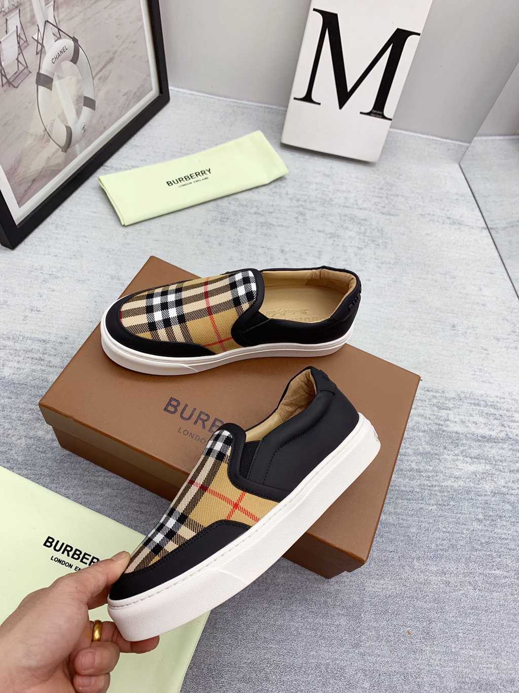 Burberry shoes EU35-EU46