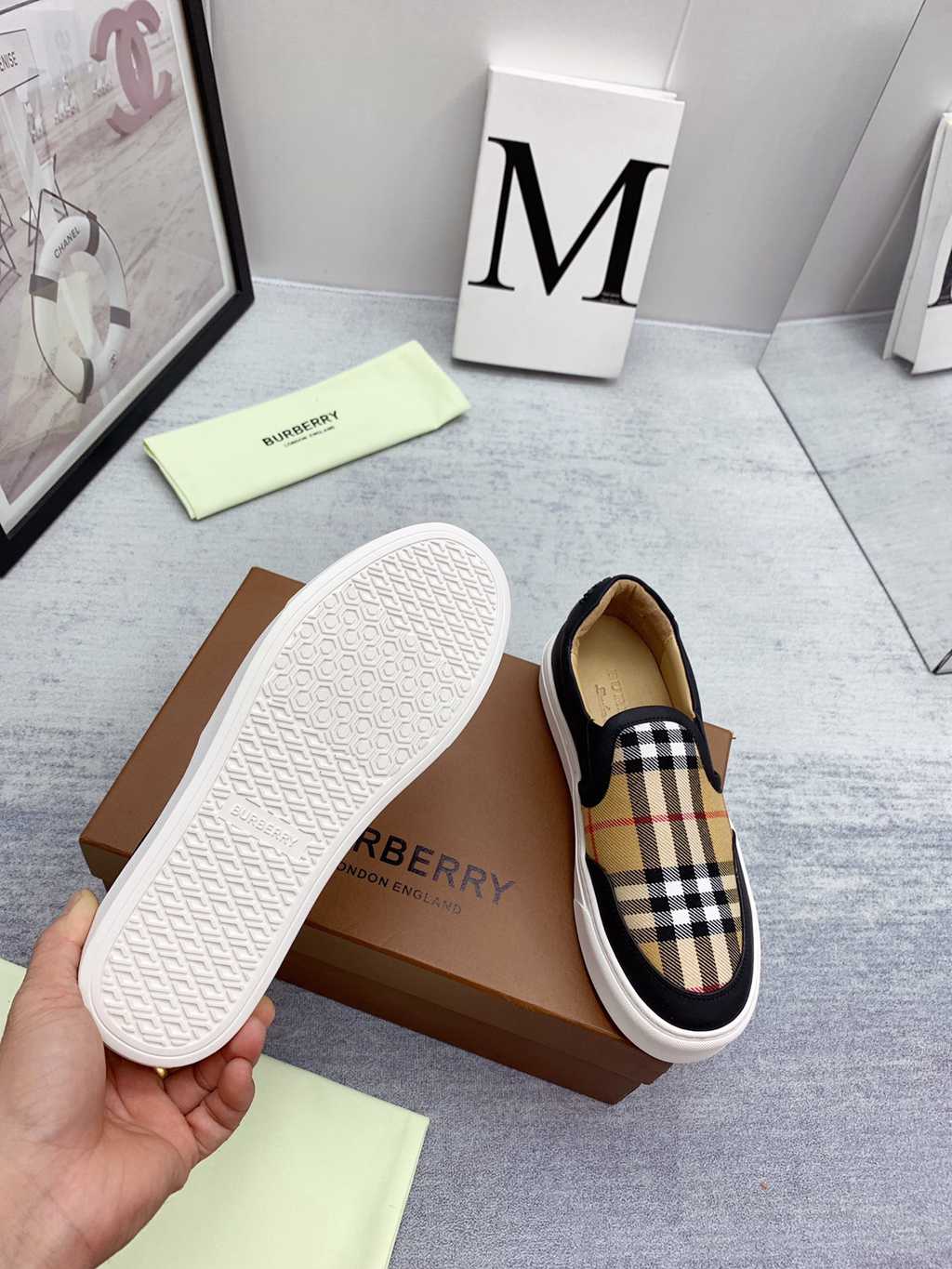 Burberry shoes EU35-EU46