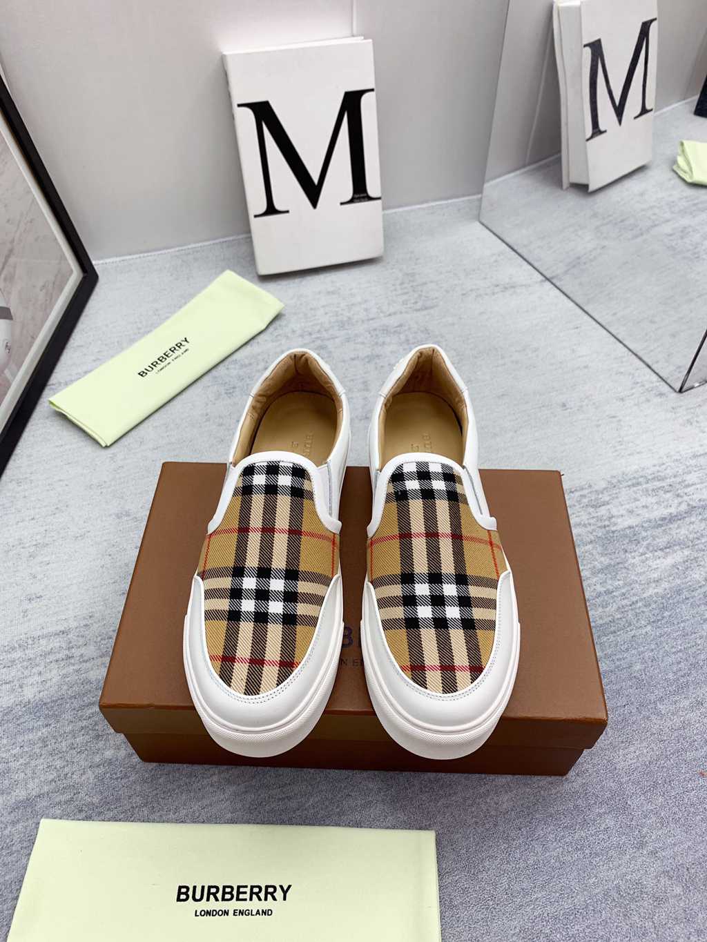 Burberry shoes EU35-EU46