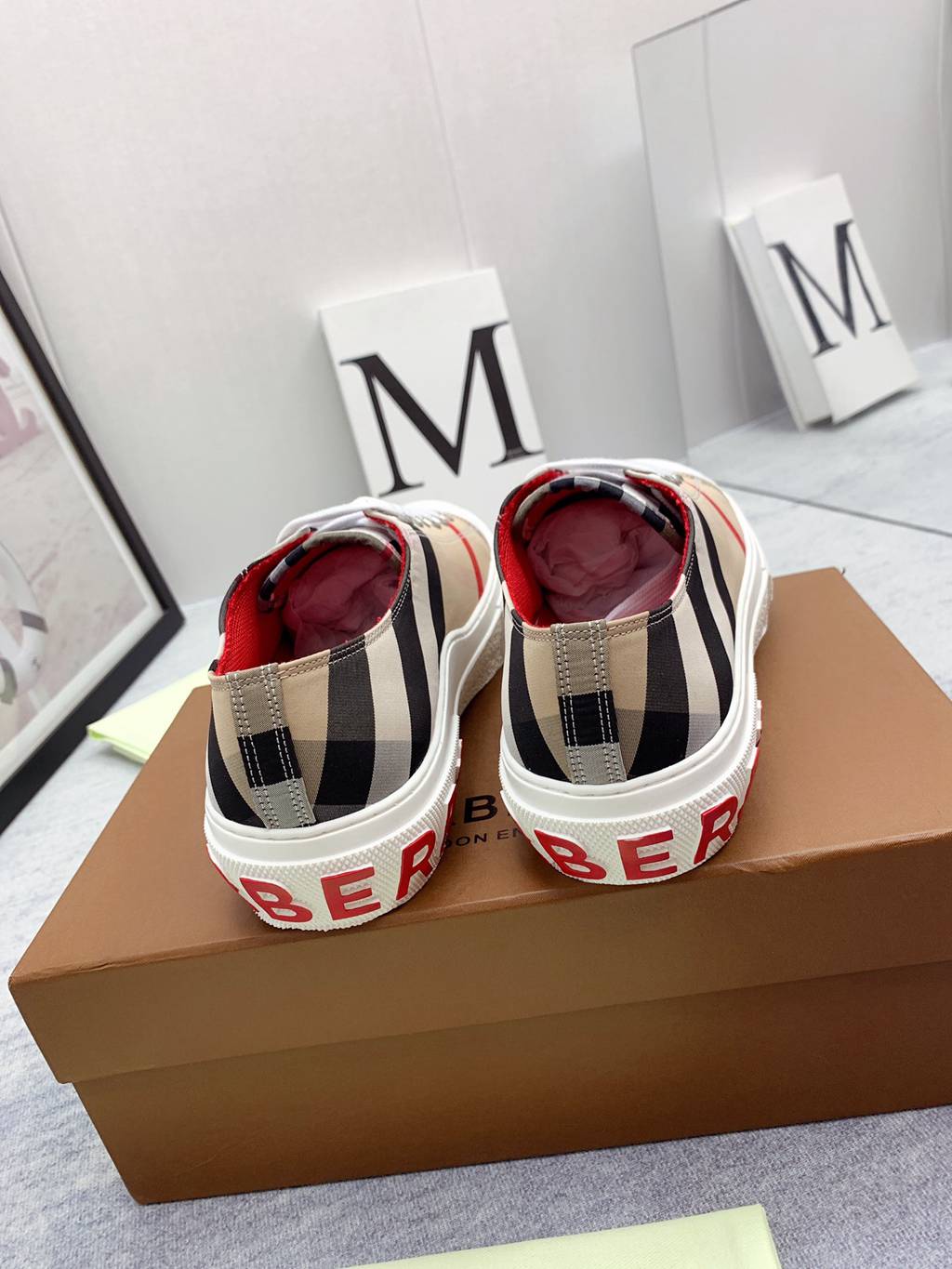 Burberry shoes EU35-EU46