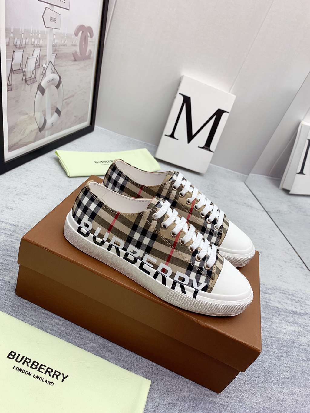 Burberry shoes EU35-EU46