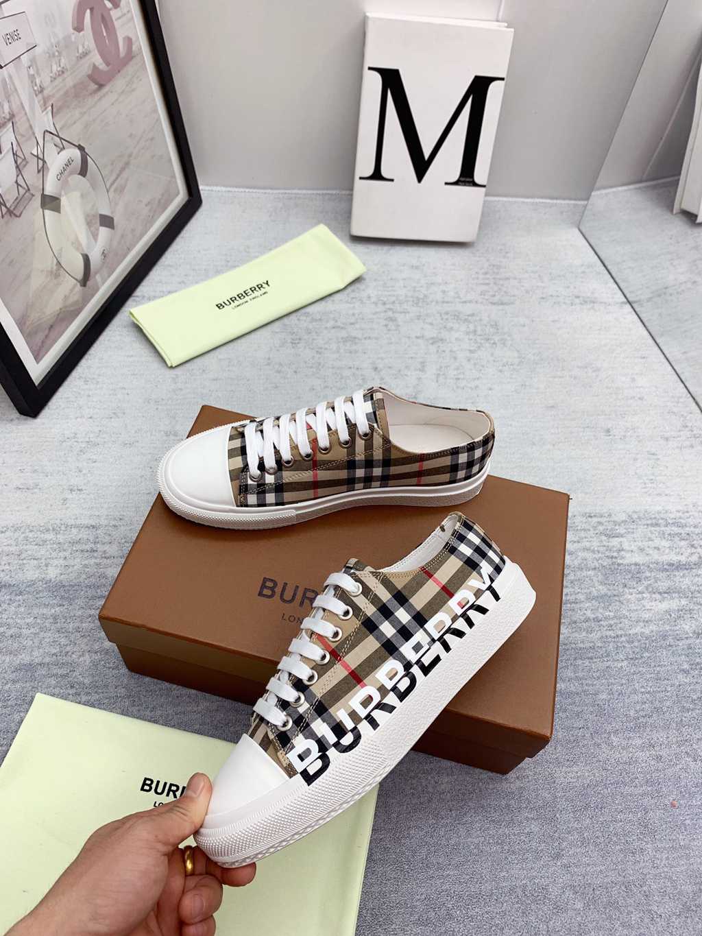 Burberry shoes EU35-EU46