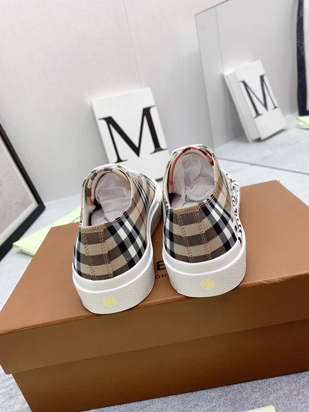 Burberry shoes EU35-EU46