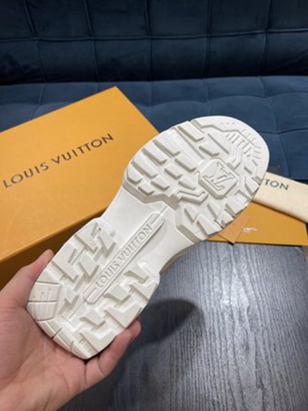 LV SHOES SIZE