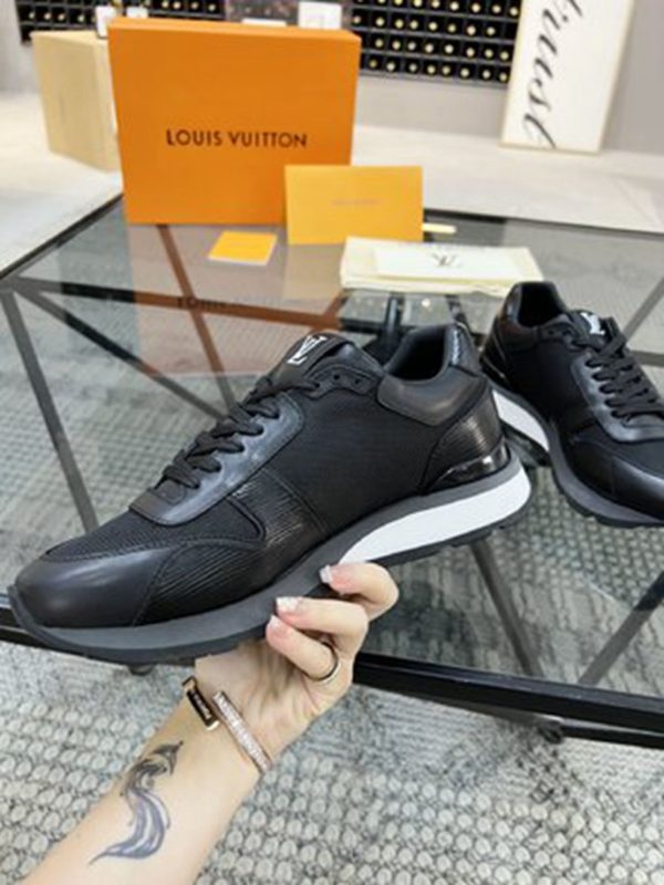 LV SHOES SIZE