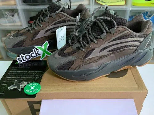 ADIDAS YEEZY BOOST 700 V2 GEODE REFLECTIVE BROWN EG6860